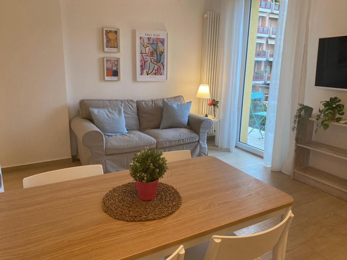 Modern City Apartment Modena Luaran gambar