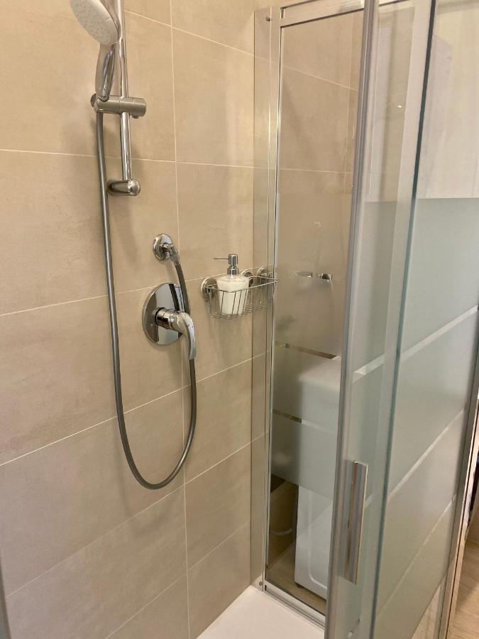 Modern City Apartment Modena Luaran gambar