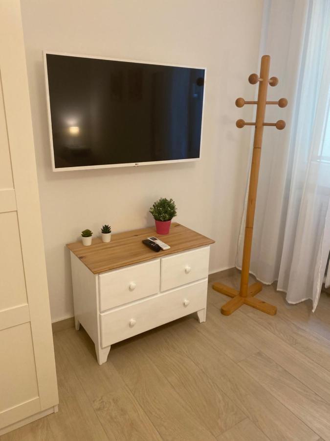 Modern City Apartment Modena Luaran gambar