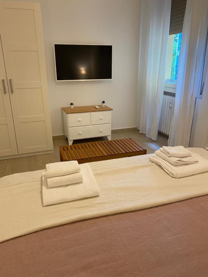 Modern City Apartment Modena Luaran gambar