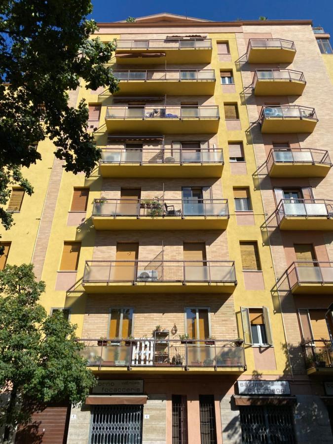 Modern City Apartment Modena Luaran gambar